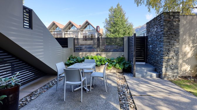 Garden Court Suites & Apartments