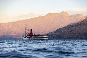 RealNZ | TSS Earnslaw Lake Cruises