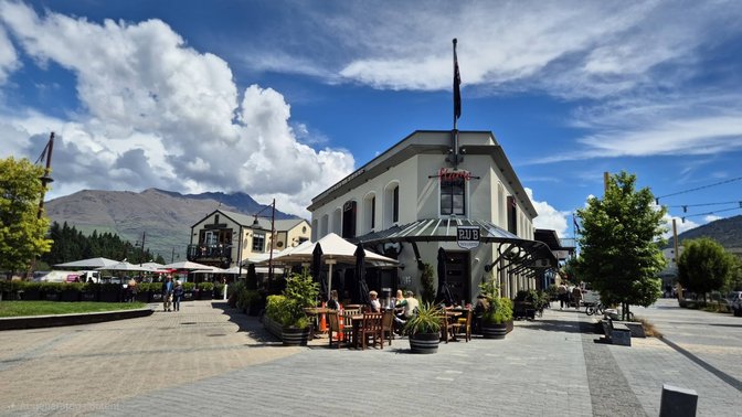 Pub on Wharf