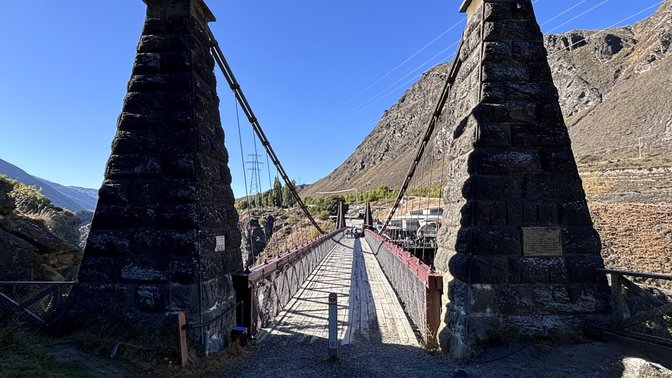 Kawarau Gorge Suspension Bridge