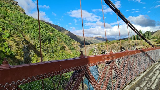 Kawarau Gorge Suspension Bridge
