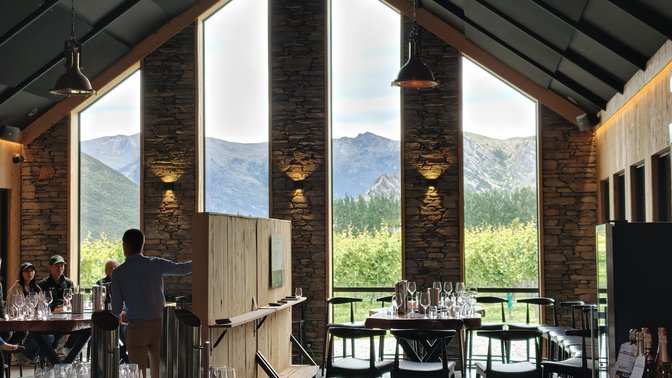Kinross Winery, Cellar Door & Cottages
