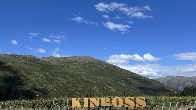 Kinross Winery, Cellar Door & Cottages