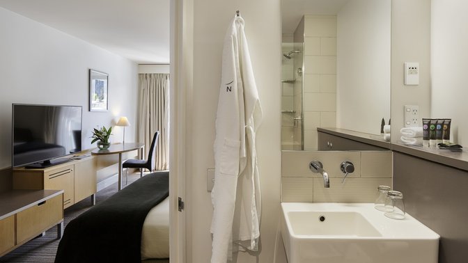 Novotel Queenstown Lakeside