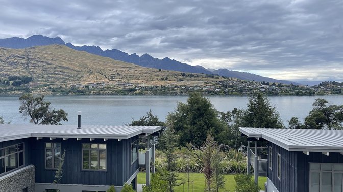 The Rees Hotel, Luxury Apartments & Lakeside Residences