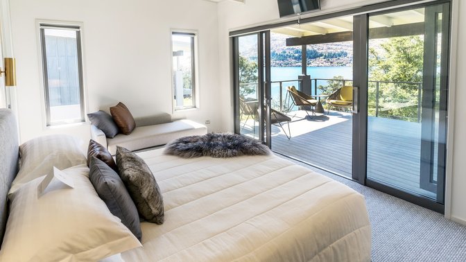 The Rees Hotel, Luxury Apartments & Lakeside Residences