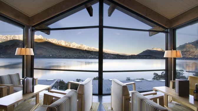 The Rees Hotel, Luxury Apartments & Lakeside Residences