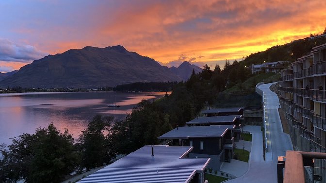 The Rees Hotel, Luxury Apartments & Lakeside Residences