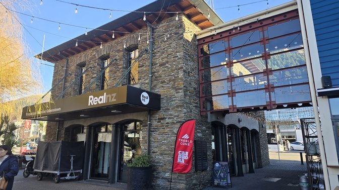 RealNZ Visitor Centre Queenstown