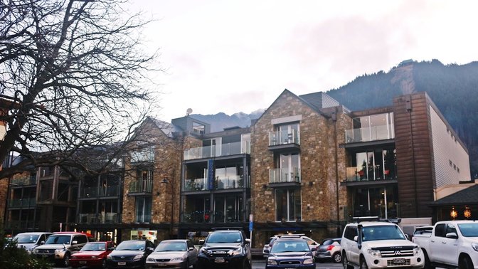 Nomads Queenstown Hostel