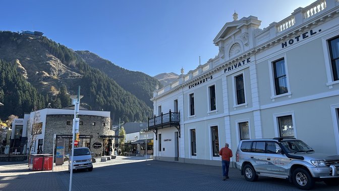 Nomads Queenstown Hostel